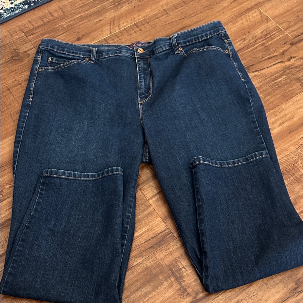 Gloria Vanderbilt Women's Indigo Straight Leg Jeans